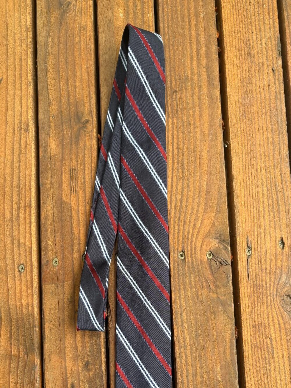 Brooks Brothers Made in New York 100% Italian Silk Navy Red Blue Striped Tie